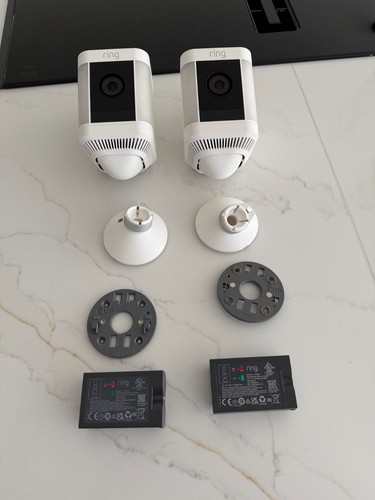 Ring spotlight cam - plus, 1080p